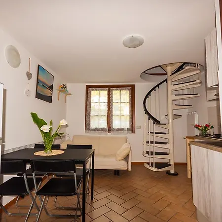 Il Tiglio Apartment *